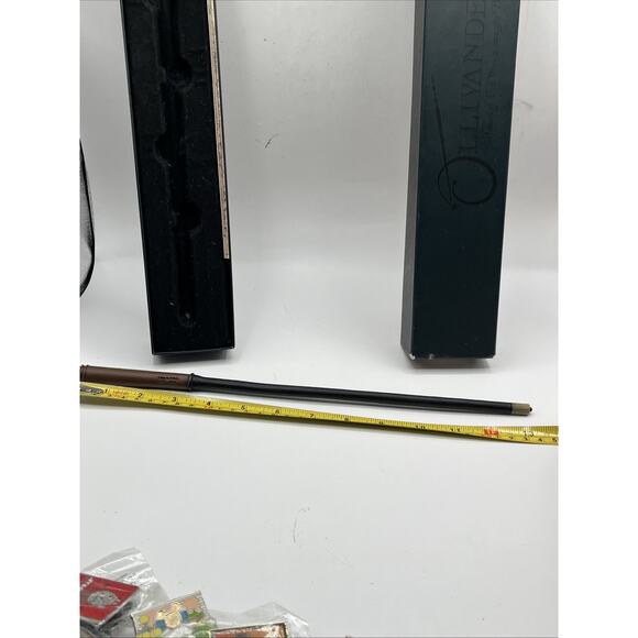 Ollivanders Hawthorne 12” Wand Wizarding World of Harry Potter Universal Studio - Picture 11 of 11